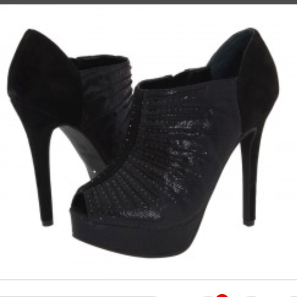 New in box Nina showstopper light-up shoe size 7 1/2